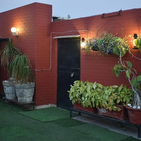 Bunkmates Hostel นิวเดลี ภายนอก รูปภาพ