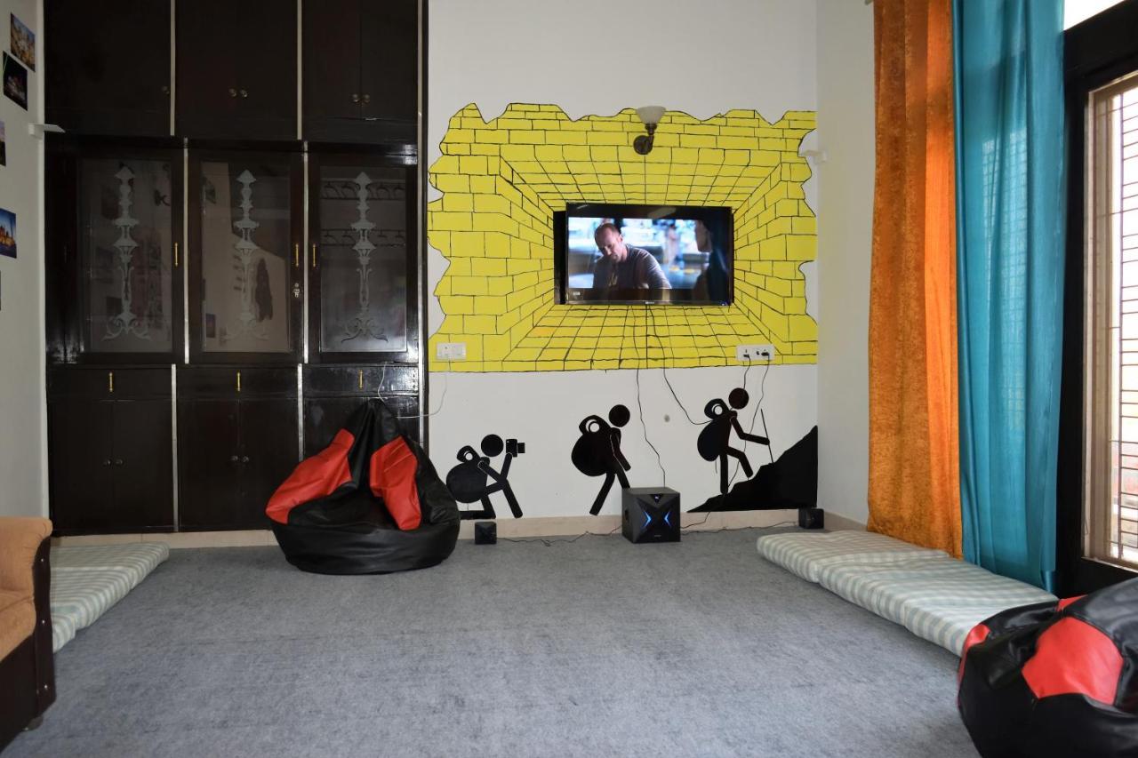 Bunkmates Hostel นิวเดลี ภายนอก รูปภาพ