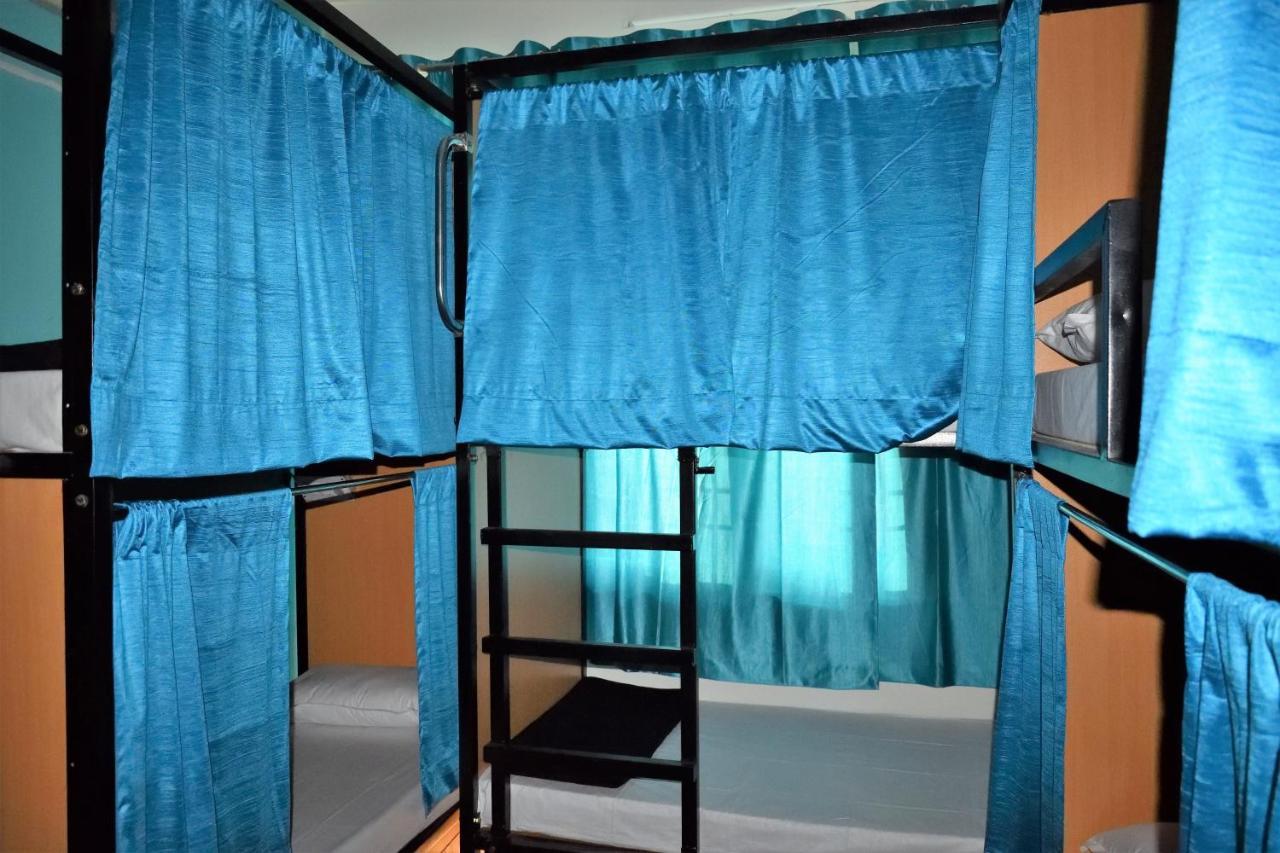 Bunkmates Hostel นิวเดลี ภายนอก รูปภาพ