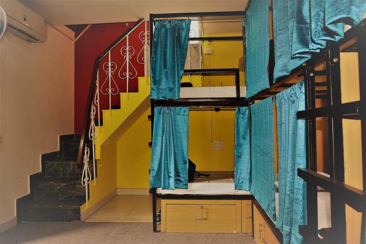 Bunkmates Hostel นิวเดลี ภายนอก รูปภาพ
