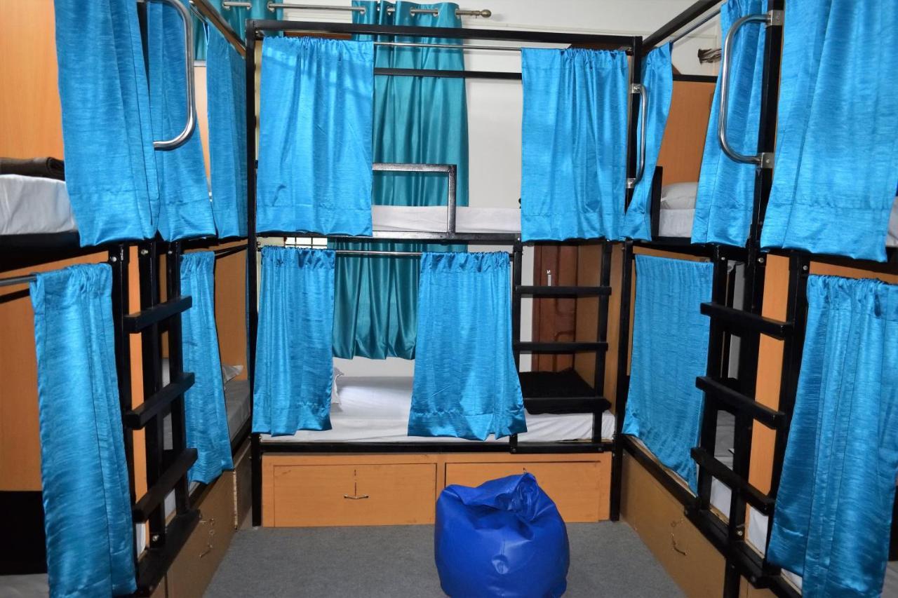 Bunkmates Hostel นิวเดลี ภายนอก รูปภาพ