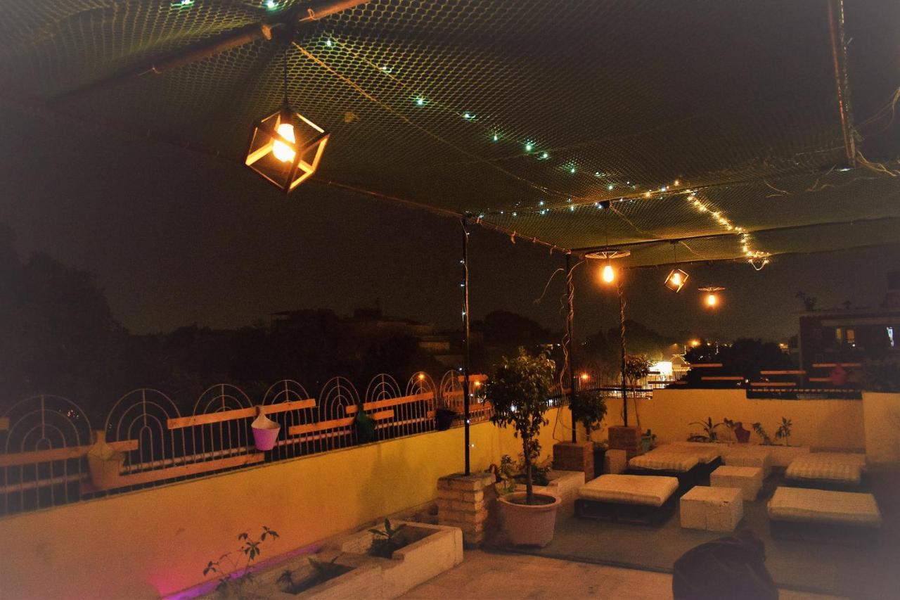 Bunkmates Hostel นิวเดลี ภายนอก รูปภาพ
