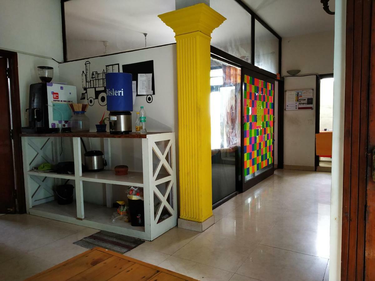 Bunkmates Hostel นิวเดลี ภายนอก รูปภาพ