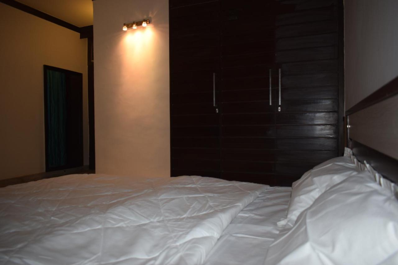 Bunkmates Hostel นิวเดลี ภายนอก รูปภาพ
