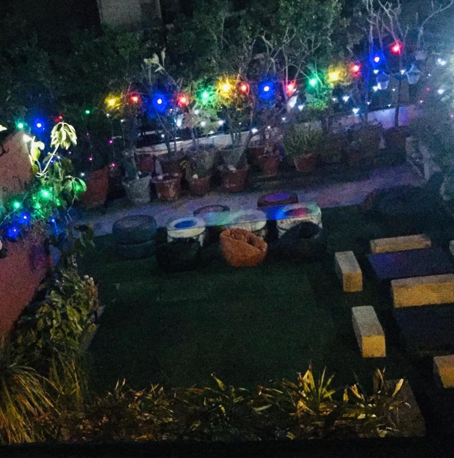 Bunkmates Hostel นิวเดลี ภายนอก รูปภาพ