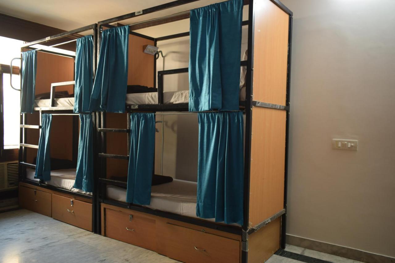 Bunkmates Hostel นิวเดลี ภายนอก รูปภาพ