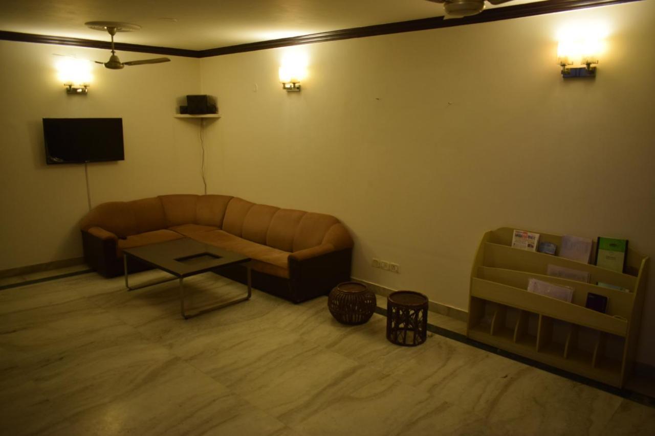 Bunkmates Hostel นิวเดลี ภายนอก รูปภาพ