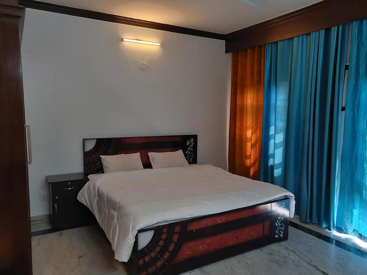 Bunkmates Hostel นิวเดลี ภายนอก รูปภาพ